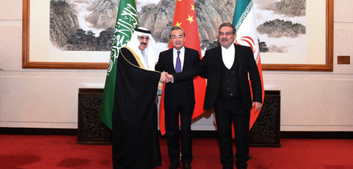 La Chine négocie un accord entre les Iraniens et les Saoudiens : Des implications inconnues pour l’Amérique et Israël
